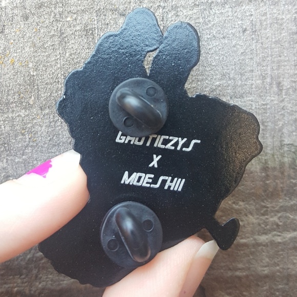 Screamin' Portal Enamel Pin Collab Standard - Picture 2 of 2